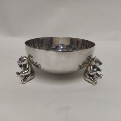 Coupe en métal argenté ornée de trois ou...