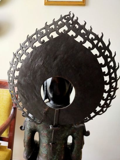 CHINE bouddha en bronze à décor émaillé cloisonné

Début...