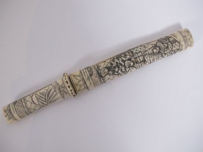 Tanto (petit katana) en os sculpté 

30 ...