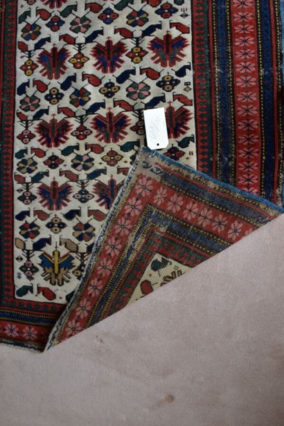 Deux tapis Chirvan (chaîne, trame et velours...
