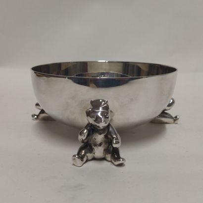 Coupe en métal argenté ornée de trois ou...