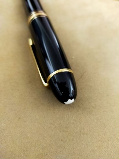 MONT BLANC MEISTERSTUCK 

Stylo plume la...