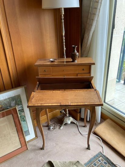 Petit bonheur du jour

Style Louis XV

87...