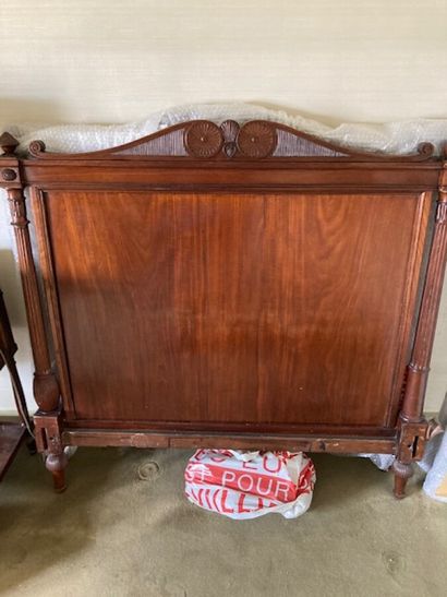 Lit directoire

110 x 100 x 80 cm