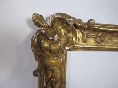Cadre en bois doré en tilleul d'époque Louis...