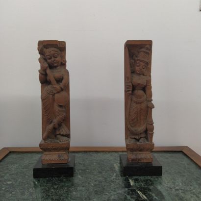 INDE

Deux musiciens

Sujets en bois

Haut....