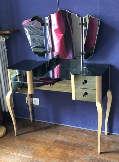 Coiffeuse en placage de miroir et bois laqué...
