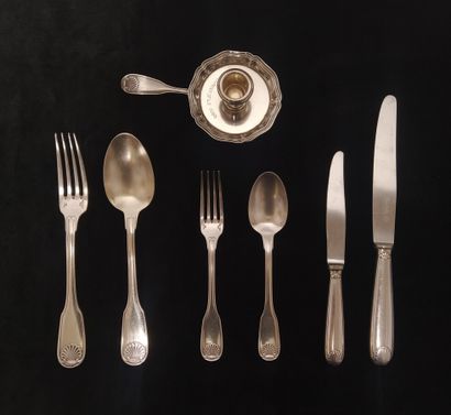 CHRISTOFLE 

Partie de ménagère en métal...
