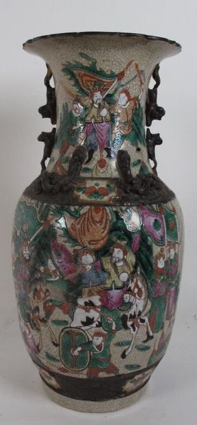 NANKIN, Chine, vase balustre en céramique...