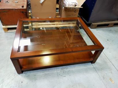 Table basse en bois, dessus verre

Haut....