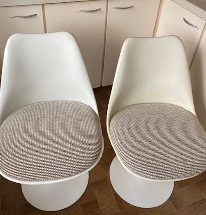 EERO SAARINEN, Knoll

Paire de chaises tulipes

H....