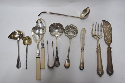 Lot de couverts de service en métal arge...