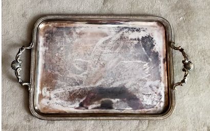 Service à verser en métal argenté à décor...