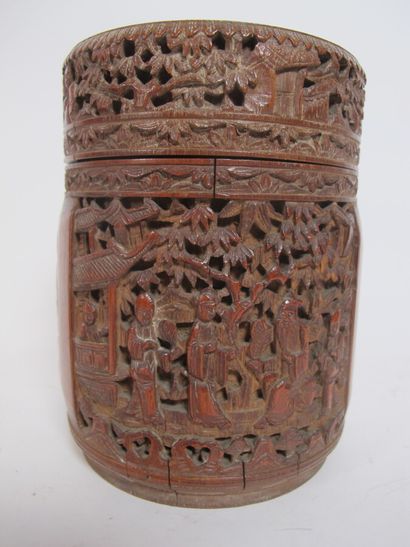 CHINE XIXème

boîte en bambou sculpté à décor...