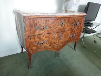 Commode en bois de placage ouvrant à deux...