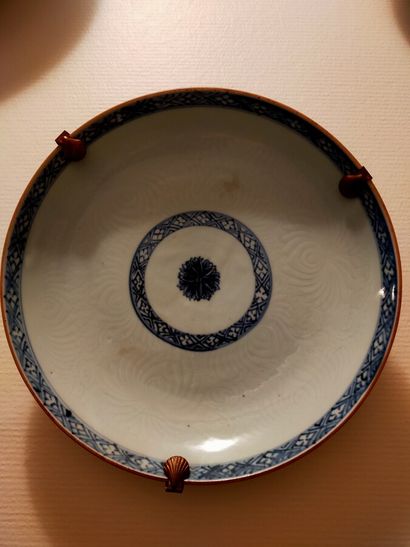 CHINE

Cinq assiettes en porcelaine à décor...