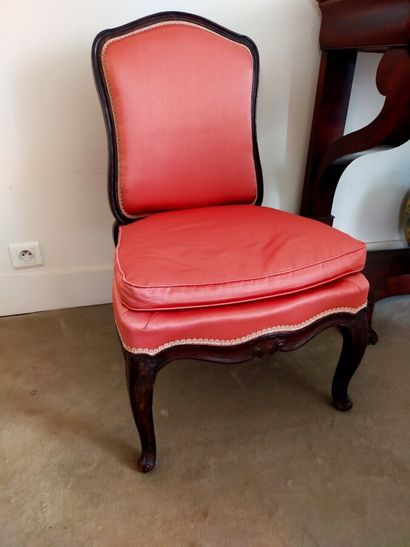 Petite chaise en bois naturel

Epoque Louis...