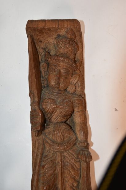INDE

Deux musiciens

Sujets en bois

Haut....