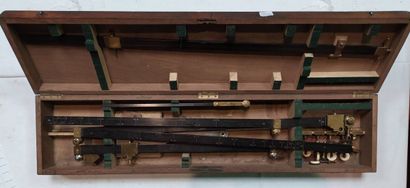 Grand pantographe de 1848 en bois et laiton...