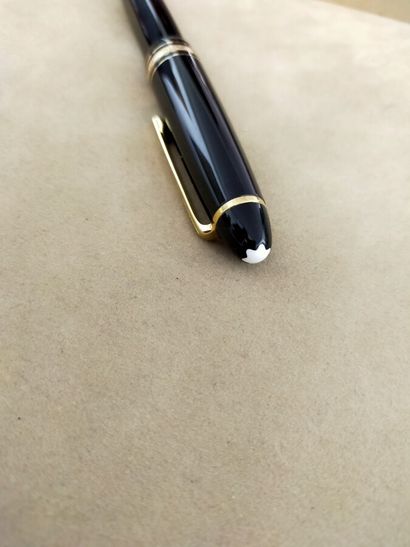MONT BLANC MEISTERSTUCK 

Stylo plume la...