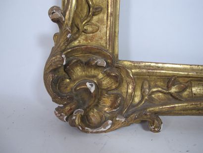Cadre en bois doré en tilleul d'époque Louis...