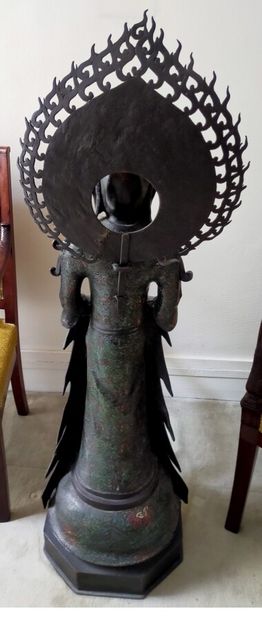 CHINE bouddha en bronze à décor émaillé cloisonné

Début...