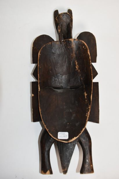 Masque africain

H. 42 cm