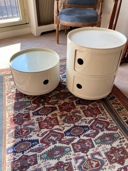 Dans le gôut de Kartell 4966SI trois meubles...