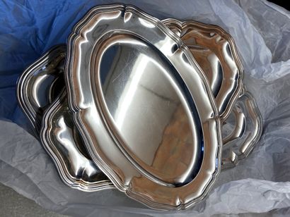 CHRISTOFLE

Trois plats en métal argenté,...