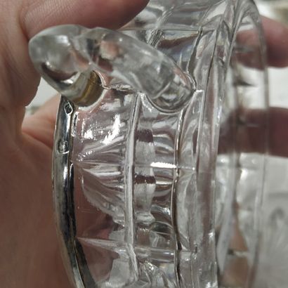 Lot en argent comprenant : 

- coupe à pied...