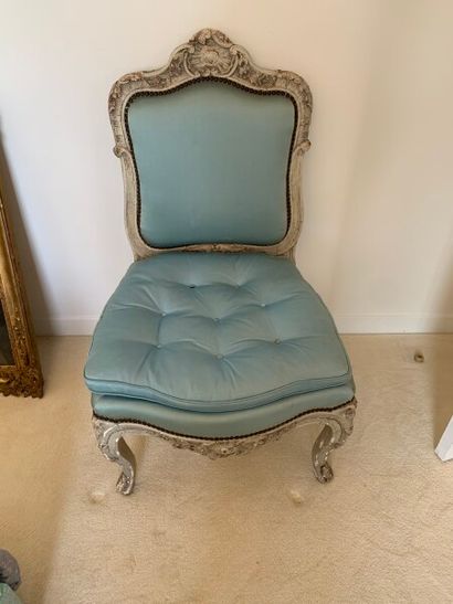 Two chairs with Queen's back and an armchair...