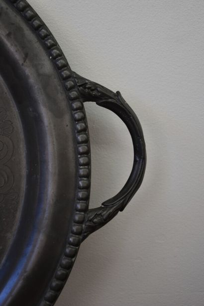 Pewter tray with two handles

Width : 59...