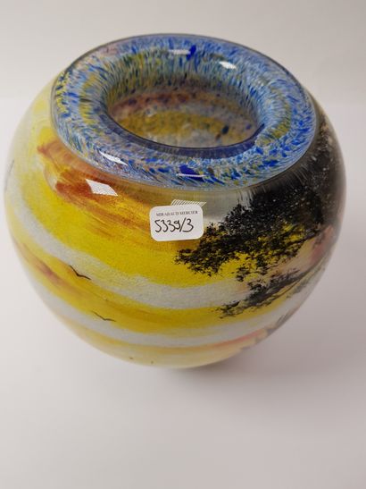 NOVARO Jean-Claude (1943-2015)

Glass vase...