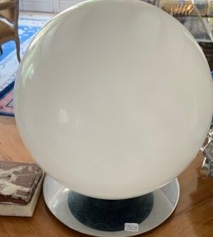 Ball lamp around 1970, the foot in chromed...