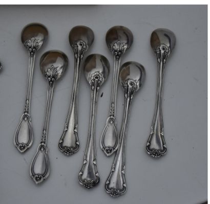 Set of cutlery : 

10 salt spoons Louis XV...