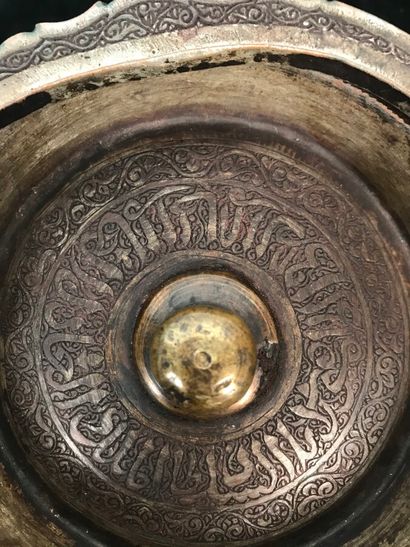 Covered basin known as a 