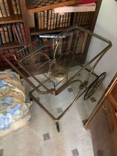 Rolling side table

Height: 74 cm; Width:...