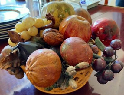 Fruit basket in trompe l'oeil in polychrome...