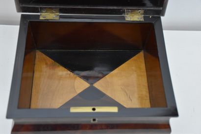 Jewelry box in inlaid wood veneer with a...