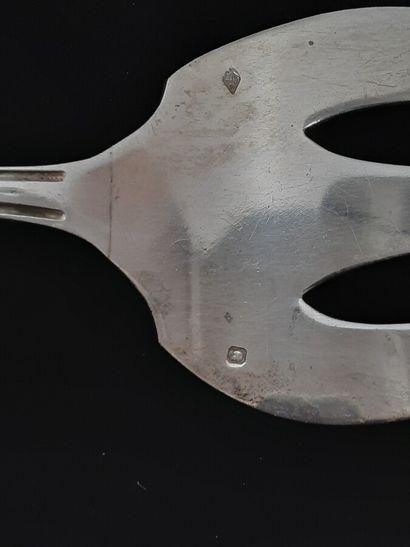 Silver fish service cutlery with ribboned...