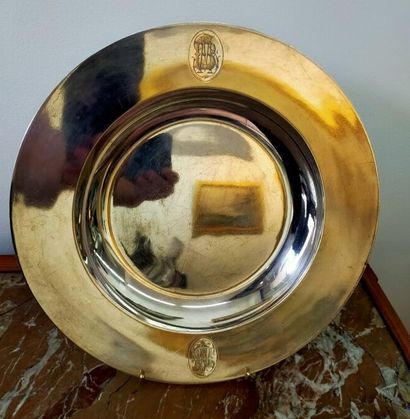 ODIOT

Three silver dishes monogrammed BM

weight:...