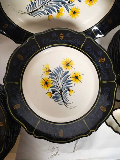 QUIMPER Henriot. Earthenware dinner service...