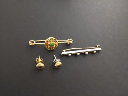 Lot in yellow and white gold 18 k comprising...