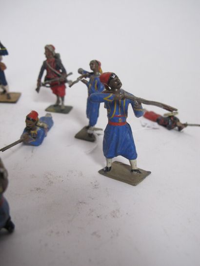 Large lot of lead soldiers including: 



CBG...