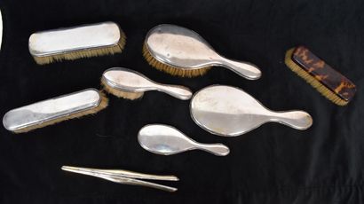 Set of toiletry silver mounting style LXVI...