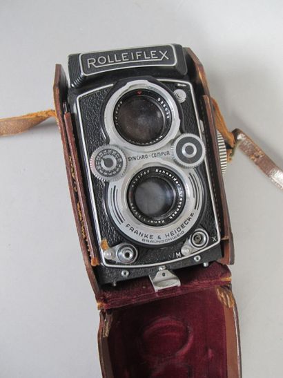 ROLLEIFLEX

Camera