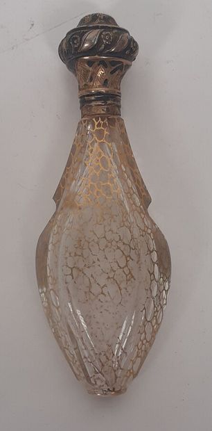 Salt bottle in crystal with vermeil mounting

Weight...