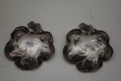 Two silver cups, Louis XV style

Weight :...