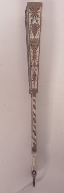 Ivory fan with polychrome gold flower decoration,...