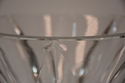 SAINT LOUIS

Vase 

H. 30 cm 

chips